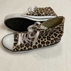 Leopard high top shoes
